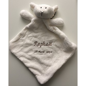 Doudou agneau personnalisé avec Prénom Raphaël, écriture Calgary, couleur marron et date de naissance.