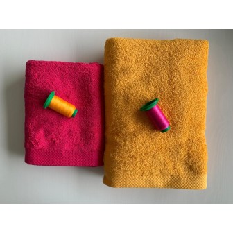 Ensemble fushia, jaune soleil