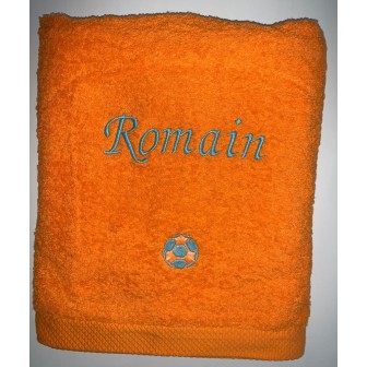 Drap de bain orange personnalisé prénom Romain & motif optionnel ballon de foot