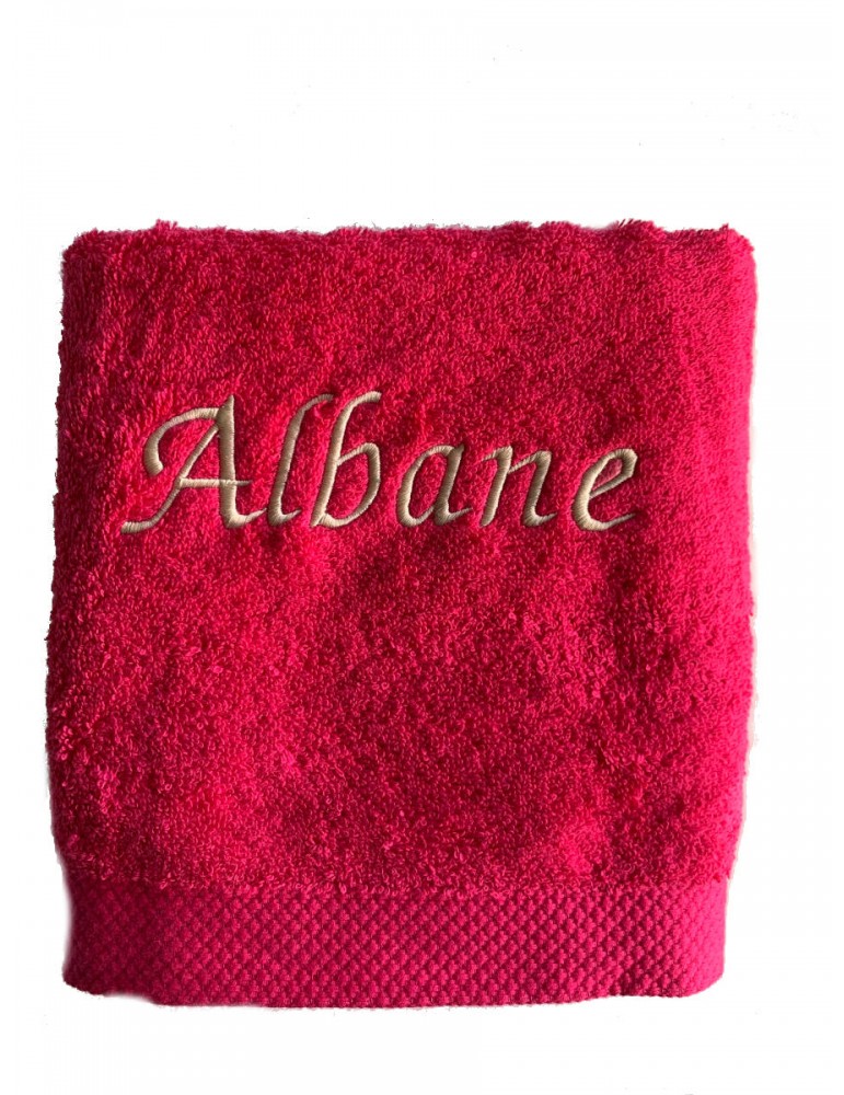 Drap de bain fushia personnalisé prénom Albane