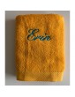 Drap de bain jaune soleil personnalisé prénom Erin