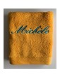 Drap de bain jaune soleil personnalisé prénom Michèle
