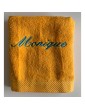 Drap de bain jaune soleil personnalisé prénom Monique