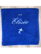 Serviette de sport bleu royal personnalisée prénom Elisée avec joueur de foot
