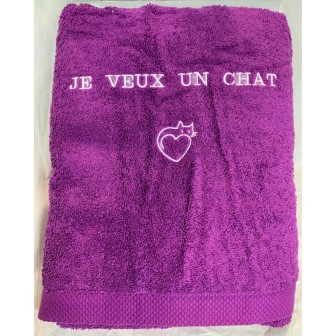 Drap de bain violet personnalisé porteur d'un message