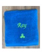 Drap de bain bleu turquoise prénom Ray et triskèle tribal