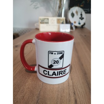 Mug blanc personnalisé anniversaire au prénom Claire pour ses 20 ans.